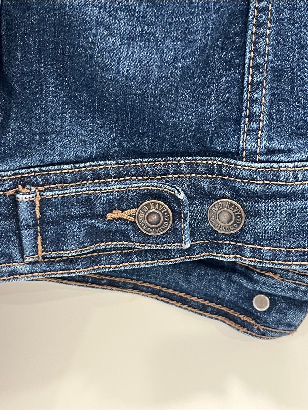 Old Navy Blue Denim Button-Up Classic Jean Jacket - Picture 6 of 13